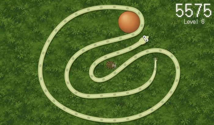 Snake Jungle gameplay at Level 6: the snake coils around a hedgehog to box it in before crushing it